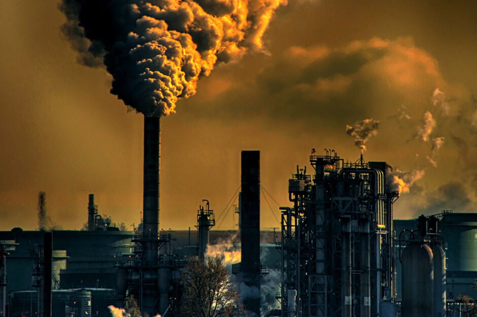 Scarico industriale di aria inquinata